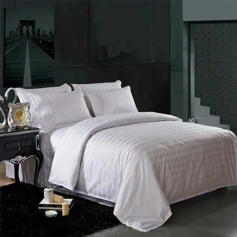 Großhandels preis OEM benutzer definierte Logo 100 Baumwolle 4 Stück Hotel Bettwäsche Set Streifen Bettlaken für King Queen Bett