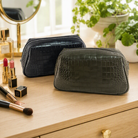 Trousse de Toilette Homme Personnalisée avec Multiples Compartiments, Fermeture Éclair Résistante à l'Eau, pour Voyage et Maquillage – Fabrication Audituée