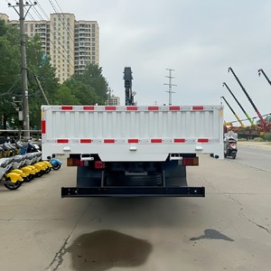 Camión de Carga ISUZU 700P de 5 Toneladas con Grúa Telescópica Montada, Camión con Grúa en Venta - Product Image 6