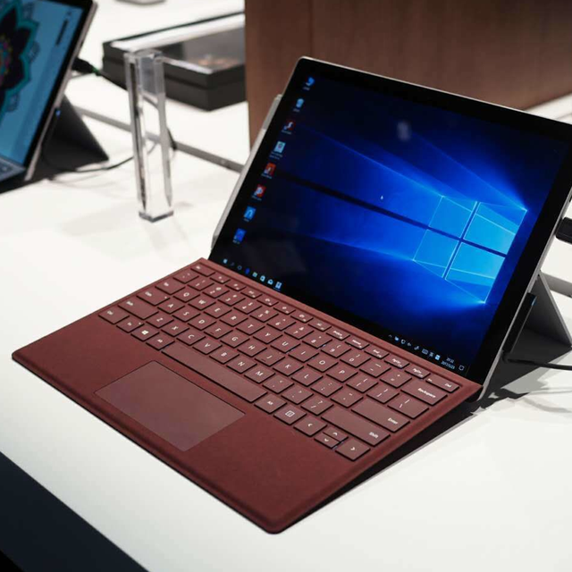 95% New  Laptop Tablet for Microsoft-Surface Pro5 8GB RAM 256GB SSD 12.3 Inch Laptop Business Laptop Touch Screen