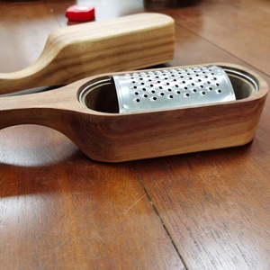 Rallador de <span class=keywords><strong>Queso</strong></span> y Verduras Vintage de Acero Inoxidable con Contenedor, Operación Manual, Logotipo Personalizado - Product Image 3