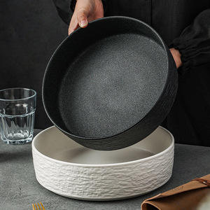 Grand bol à soupe et à poisson mariné en céramique japonaise, noir et blanc, sous glaçure colorée, au design esthétique, pour hôtels et réceptions - Product Image 2