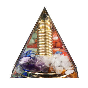 Vente en gros <span class=keywords><strong>de</strong></span> copeaux <span class=keywords><strong>de</strong></span> cristal d'améthyste, pierre <span class=keywords><strong>de</strong></span> guérison en cristal Ogan, pyramide énergétique, copeaux <span class=keywords><strong>de</strong></span> lapis, pyramide d'<span class=keywords><strong>orgonite</strong></span> pour cadeau DIY - Product Image 2