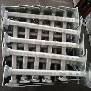 Có thể điề<span class=keywords><strong>u</strong></span> chỉnh Q235 Vật liệ<span class=keywords><strong>u</strong></span> giàn giáo Prop rỗng/rắn trục vít Jack cơ sở <span class=keywords><strong>U</strong></span> đầ<span class=keywords><strong>u</strong></span> với xây dựng hỗ trợ thép shoring - Product Image 3