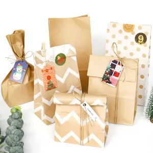 24Pcs Pack Hot Selling Decoratieve Christmas Party Holiday Kraft Behandel Paper Bag Met Labels