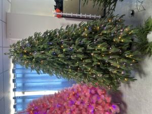 Árbol de Navidad de PE con Luces, Material Suave de 5 pies, 6 pies, 7 pies y 8 pies, 100% Nuevo, Venta al por Mayor - Product Image 4