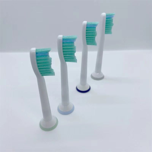 Têtes de rechange pour brosse à dents électrique rechargeable Deep Precisions Cleaning, poils moyens Oral-B, 1 an, hôtel, usage domestique - Product Image 2