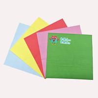 Serviettes en papier imprimées colorées personnalisées 25*25cm bleu noir pour les boissons/déjeuner/dîner Bar fournitures de fête promotionnelles
