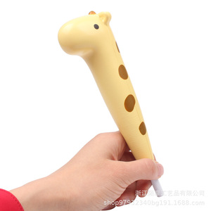 Portalápices con forma de jirafa de dibujos animados, juguete antiestrés de espuma PU para niños, regalo para aliviar el estrés. - Product Image 1