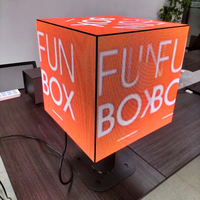 Display LED a Cubo Magico Creativo Multifaccia con 4 o 5 Schermi per Pubblicità di Marchi in Centri Commerciali e Negozi