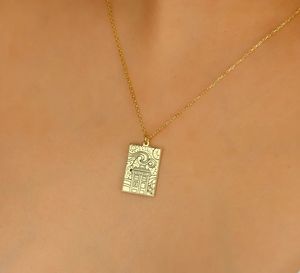 Colgante <span class=keywords><strong>Dr</strong></span> <span class=keywords><strong>Who</strong></span> collar delicado Tardis Collar chapado en oro caja plateada joyería hecha a mano mejor amigo Regalos para Él - Product Image 1