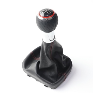 Pour <span class=keywords><strong>Audi</strong></span> <span class=keywords><strong>A3</strong></span> S3 8P <span class=keywords><strong>2003</strong></span>-2012, pommeau de levier de vitesse 6 vitesses avec cadre de protection rouge - Product Image 3