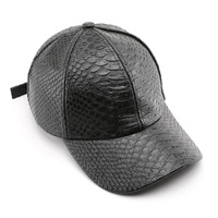 Vente en gros Chapeau Homme Automne Hiver Peau de Serpent vierge Cuir Luxe Logo Casquette Personnalisé Sports de Plein Air Voyage Casquettes de Baseball