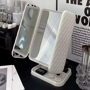 Espejo Cosmético Plegable LED de Mesa con Luz y Aumento, Espejo de Vanidad Plegable de Tres Pliegues con Descuento y Precio Bajo - Product Image 2