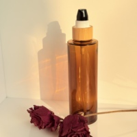 Bouteille en verre ambré personnalisée avec logo, couvercle en bambou, verre givré avec tête de pompe, couvercle en bambou pour cosmétiques, flacon pompe pour lotion