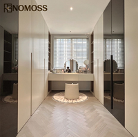Design Studio Sourcing : Armoires de dressing modernes et luxueuses sur mesure avec organisation flexible pour projets de villas haut de gamme