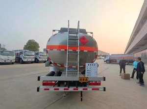 Camión Cisterna de Combustible Dongfeng Dolica 4x2 con Tanque de Aleación de Aluminio, Capacidad de <5000L para Reabastecimiento por Presión y Gravedad - Product Image 3