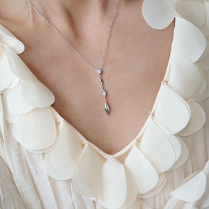 Collier en acier inoxydable plaqué or avec croix en zircon, élégante chaîne de clavicule, bijoux pour femmes - Product Image 2