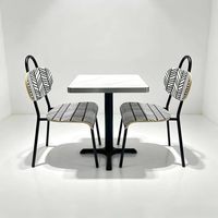 Personnalisation OEM ODM, table pliante de luxe en pierre, métal, cuir rembourré, ensemble de 4 chaises de salle à manger pour restaurant et bar