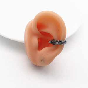 Yunnique – boucles d'oreilles à clip en argent tibétain avec tête de loup, design à anneau ouvert, bijoux de mode unisexes - Product Image 4