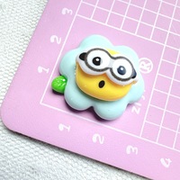 Fleurs jaunes avec lunettes dessin animé résine épingle à cheveux coque de téléphone pendentif chaussures lot décodent bricolage résine moules pour la décoration