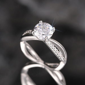 Anello Classico Rotondo Elegante, Gioiello di Moda per Feste da Donna - Product Image 2