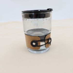 Manicotto Protettivo <span class=keywords><strong>per</strong></span> Tazza da Campeggio Personalizzabile con Logo, in Pelle, Regolabile, Isolante Termico, Effetto Legno Morbido - Product Image 4