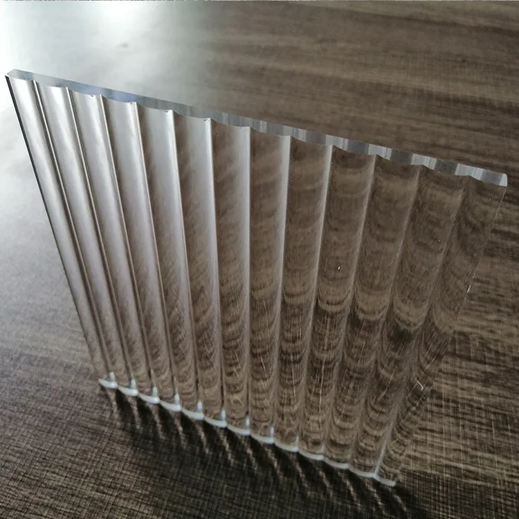 Yishun工場価格卸売3-12mm厚さ4ft * 8ft透明pmmaプラスチック装飾ストライプラインアクリルシート