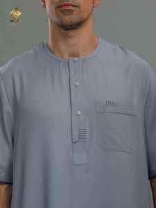 HARAMAIN Nueva Túnica Árabe Musulmana para Hombre, Estilo Qatari, Blanca, con Diseño de Cuatro Botones, Increíblemente Elegante - Product Image 3