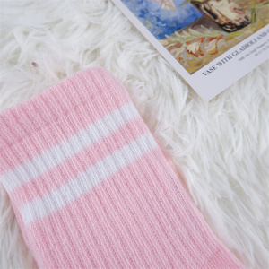 جوارب نسائية بأنبوب متوسط, جوارب نسائية بأنبوب متوسط بسيط يسمح بمرور الهواء في الحرم الجامعي ، جوارب طاقم مخصصة <span class=keywords><strong>Kpop</strong></span> - Product Image 6