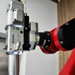 Équipement de soudage laser à fibre pour bras robotisé industriel, bras de soudage long, charge utile élevée, machine de soudage robotisée industrielle lourde - Product Image 3
