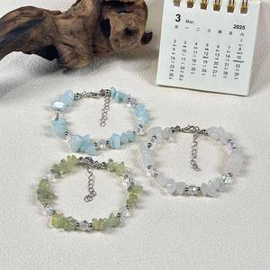 天然の不規則なクリスタルストーンを使用したハンドメイドのファッションチャームブレスレット、豊富なカラーバリエーションから選択可能 - Product Image 3