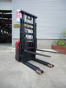 Apilador Eléctrico de Palés, Montacargas con Elevación Hidráulica de 3 m, Batería de Plomo-Ácido, Motor, Bomba, Caja de Cambios, Alta Capacidad de Carga - Product Image 4