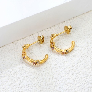 ต่างหูแฟชั่นฮิปฮอปคลาสสิกสำหรับผู้หญิง ประดับเพชรหลากสี ชุบทอง ทำจากสแตนเลส รูปทรงตัว C - Product Image 5