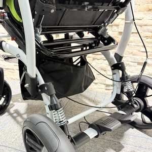 Silla de Ruedas Manual Plegable para Niños con Parálisis Cerebral, Cochecito Plegable de Viaje, Reclinable y Ajustable - Product Image 4