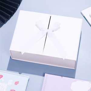 Caja <span class=keywords><strong>de</strong></span> <span class=keywords><strong>regalo</strong></span> <span class=keywords><strong>de</strong></span> San Valentín <span class=keywords><strong>para</strong></span> hombres, conjunto <span class=keywords><strong>de</strong></span> flores <span class=keywords><strong>de</strong></span> jabón <span class=keywords><strong>de</strong></span> color negro, sencillo y grande, nuevo diseño, 2022 - Product Image 4
