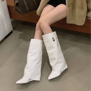 Botas de tacón alto de plataforma para mujer, estilo europeo y americano, otoño-invierno 2026, talla grande, con punta, de cuero pintado, con hebilla, a la moda. - Product Image 2