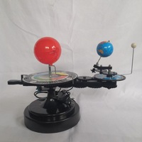 Modèle de globe terrestre en plastique à trois sphères (Soleil, Terre, Lune) avec démonstration du mouvement des 3 boules pour l'éducation sur le système solaire