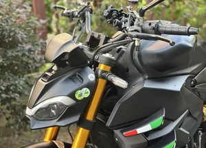 Moto de rue vintage Maxus 500R 500CC - Boîte manuelle 6 vitesses et transmission par chaîne, double frein à disque + ABS, moteur 4 temps - Product Image 4