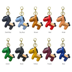 Porte-clés en cuir véritable avec breloque petit cheval, multicolore, mignon, pour sac, vente en gros, directement de l'usine - Product Image 3