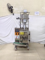 Machine de remplissage automatique de sachets d'eau cosmétique industrielle, machine de remplissage de sachets de shampoing, machine de remplissage de petits sachets