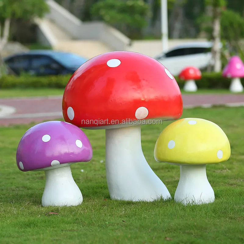 Resin Crafts Outdoor Park Party Decoration Props High Quality Hand Made Small Size Plant Cartoon Cute Fiberglass Mushroom Statue