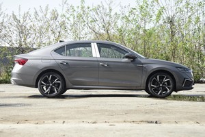 2025 nuevo <span class=keywords><strong>Skoda</strong></span> Octavia PRO TSI280 DSG Premium 5 puertas Hatchback coche eléctrico mano izquierda a World NEDC 601-700km batería 90-110kWh - Product Image 5