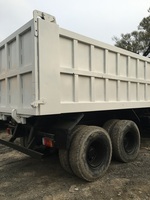 Truk Dump HOWO Bekas 6x4 Euro 2 Diesel Setir Kiri 10 Cbm 371hp Kapasitas Muatan 11-20T