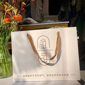 Bolsa de Papel Personalizada con Logotipo y Color, Precio de Fábrica en China, para Ropa - Product Image 2