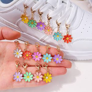 Breloques de chaussures en alliage en forme de fleurs pour baskets, décorations de lacets, accessoires floraux pour sacs, lacets de chaussures DIY pour femmes et filles - Product Image 2