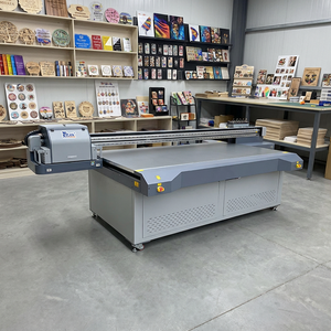 Nuova Macchina <span class=keywords><strong>da</strong></span> Stampa UV Flatbed a Getto d'Inchiostro Automatica per Design Regalo e Cover per Telefoni con <span class=keywords><strong>1</strong></span> Anno di Garanzia per Materiali in Pelle/PVC - Product Image 1