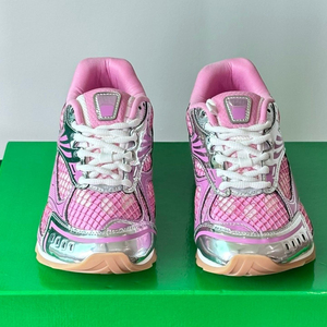 Zapatillas Deportivas de Diseño de Lujo BVO Rosadas 2025 con Líneas Elegantes y Combinación de Estilo Retro para Uso Diario - Product Image 3