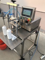Machine de remplissage de pompe à engrenages de bouteille de crème de shampooing de détergent de savon liquide semi-automatique