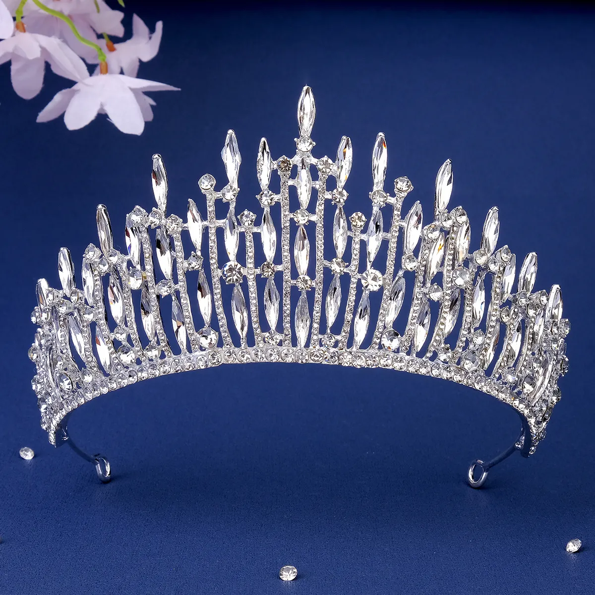 Pedras de ouro de festa luxuosas, tiaras de renda floral de novia para aniversário